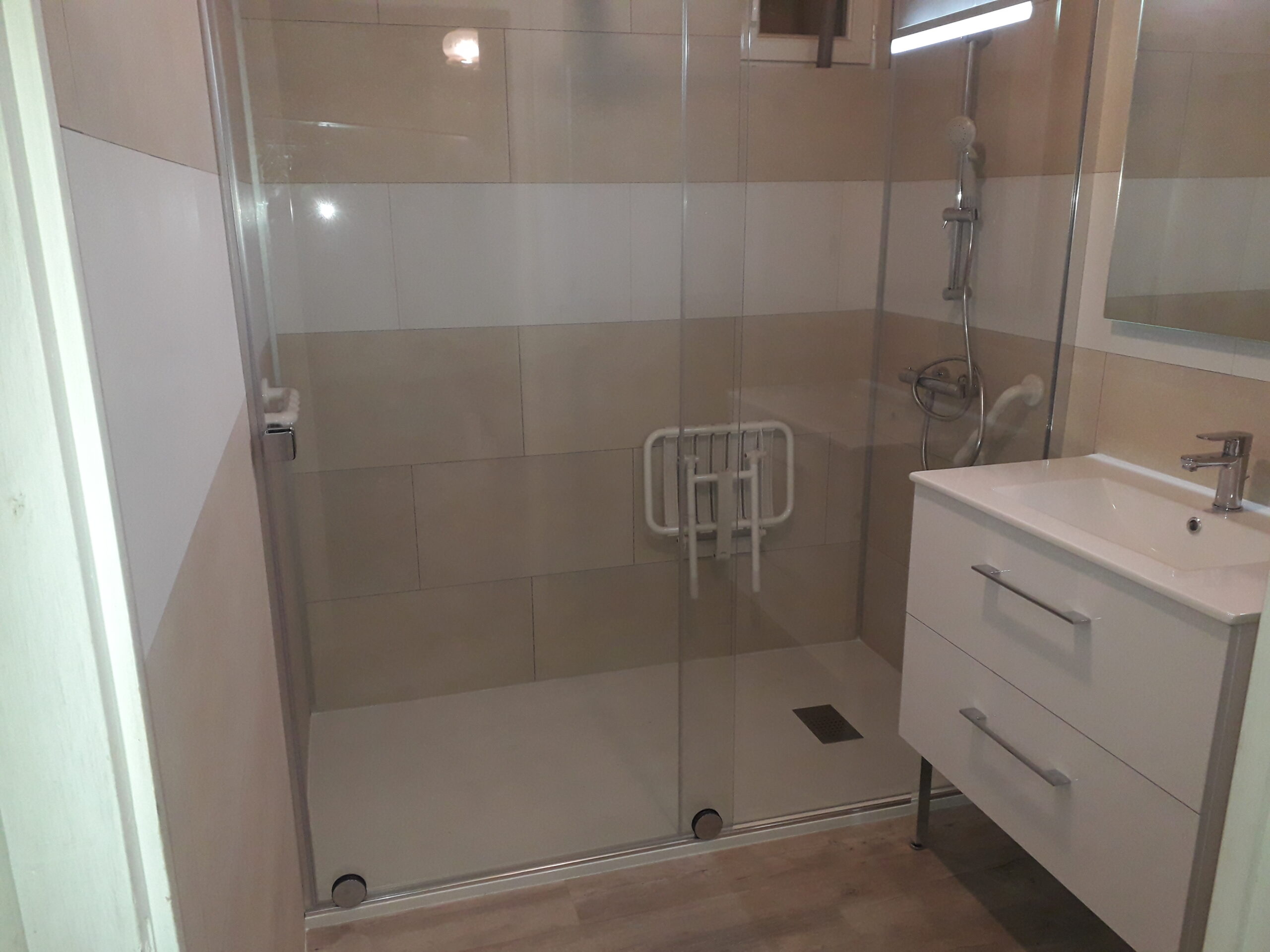 Après aménagement de salle de bain Philippe Roussey